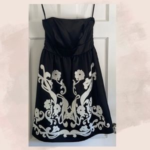 White House Black Market Sweetheart Dress